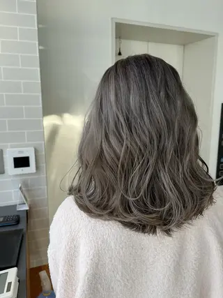 ミディアム RISE HAIR BRAND SWELL所属・RISE SWELL momoneのヘアスタイル