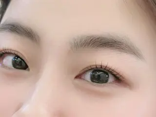 マツエク・マツパ EEネイルサロン所属・まつ毛パーマ專門 BEAUTYのマツエク・マツパデザイン