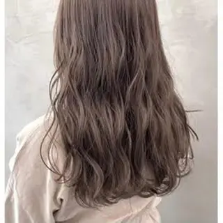 ミディアム Attrait .のヘアスタイル