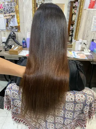 ロング 土屋朱理/ ハイトーンカラーのヘアスタイル