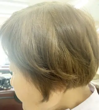 カラー 竹内 秀美のヘアスタイル