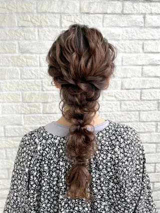 ロング ヘアアレンジ 暗髪つや髪💫 岡本彩花のヘアスタイル