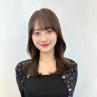 ミディアム カラー 盛れる顔周り /透明感/かりん🎀のヘアスタイル