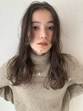 セミロング カラー ブリーチカラー💛 モテ髪💛AMIのヘアスタイル