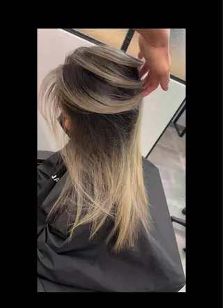 ロング カラー 艶ハイトーン/ レイヤー/ウルフ/蓮のヘアスタイル