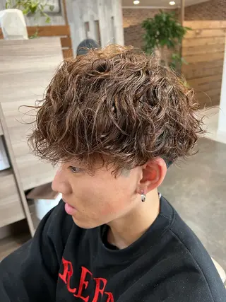 ショート パーマ メンズ Salon de Qualia(サロンドクオリア)所属・杉下　涼/ハイトーン /髪質改善/パーマのヘアスタイル