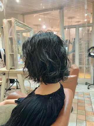 ショート パーマ 前平 友慈のヘアスタイル