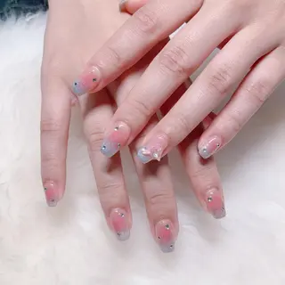 ネイル 根津 綾子のネイルデザイン