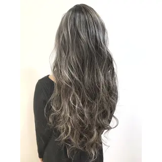 ロング カラー ヘアアレンジ シアーベージュニスト 🥣大石亜里紗のヘアスタイル