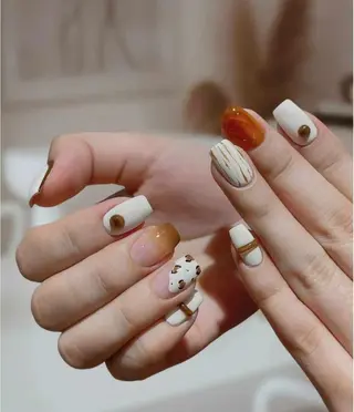 ネイル VIVIAN リサのネイルデザイン