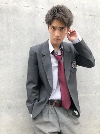 ショート パーマ メンズ 赤み消し🌿 透明感カラー🫧のヘアスタイル