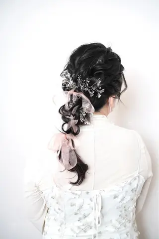 セミロング カラー パーマ ヘアアレンジ アイブロウ 推し活専用 【派手髪】飯野ゆかりのヘアスタイル