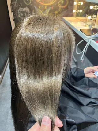 セミロング カラー Sparks hair所属・グリ モンのヘアスタイル