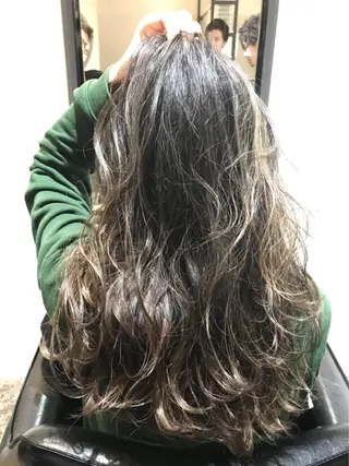 セミロング トップスタイリスト 江口 稜亮のヘアスタイル
