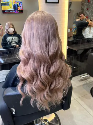 ロング 🌈カラー特化 ハイトーンけいと🌈のヘアスタイル