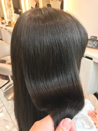 ミディアム カラー 清藤 綾のヘアスタイル