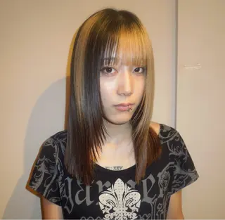 セミロング タマキ/似合わせ カット/Wカラーのヘアスタイル