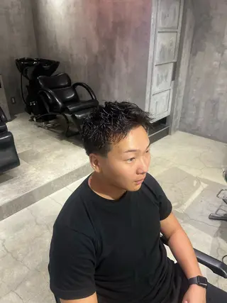 ショート パーマ メンズ 山下 歩夢のヘアスタイル