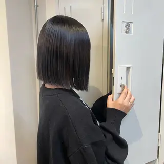 ショート mina / 透明感ベージュカラーのヘアスタイル