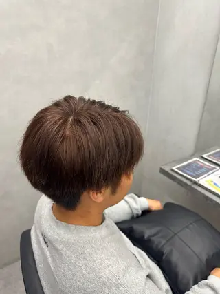 ショート カラー 吉崎 ひびきのヘアスタイル