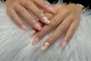 ネイル ダン ゴーゴックビックのネイルデザイン