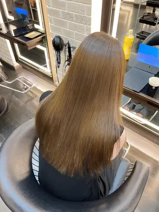 セミロング カラー Henrietta  自由が丘所属・ベージュ/ブリーチ無 し/透明感/石井佑季のヘアスタイル