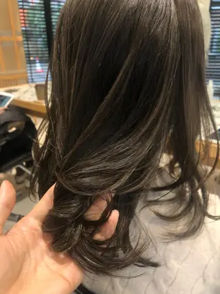 セミロング カラー ミヤギ リュウキのヘアスタイル