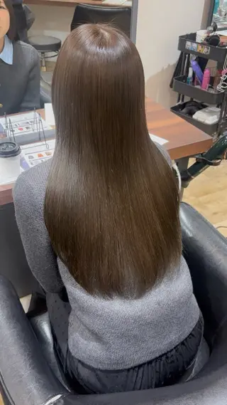 ミディアム 透け感•艶感カラー 池本　紘之のヘアスタイル