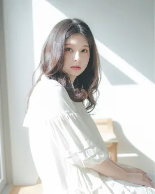 ロング カラー 太田ありさ クリーミーヘアカラーのヘアスタイル