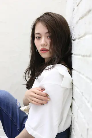 ミディアム 小林 永佳のヘアスタイル