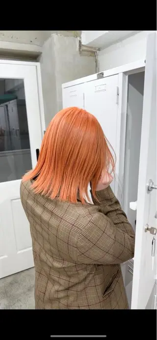 カラー ニシオカ タクヤのヘアスタイル