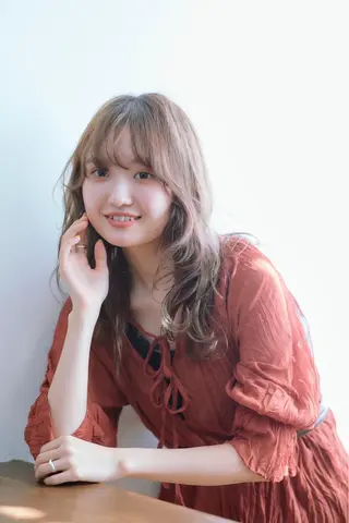 セミロング 組藤 沙奈のヘアスタイル