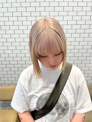 ショート カラー Yahiko ハイトーンのヘアスタイル