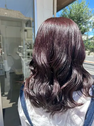 ミディアム カラー 根岸 麻菜のヘアスタイル