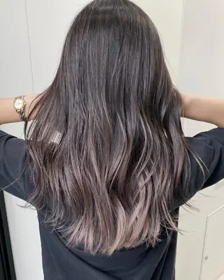 ロング カラー siesta by amble luxeのヘアスタイル