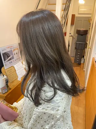 セミロング momoka ［pejite]のヘアスタイル