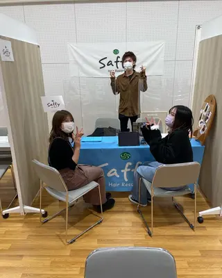 ショート カラー パーマ ヘアアレンジ メンズ キッズ ネイル マツエク・マツパ Saffyハリウッド トリートメント◎のヘアスタイル