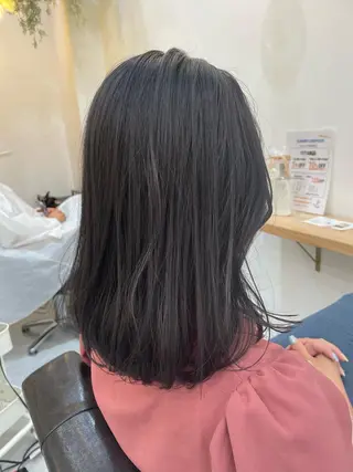 ミディアム カラー 高梨 菜々のヘアスタイル