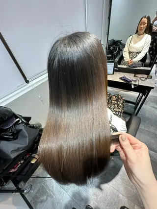 ロング カラー 近藤千翔🩵 髪質改善Periodのエステ・リラクイメージ