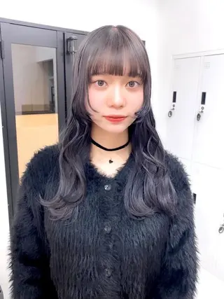 セミロング カラー ヘアアレンジ 🩶【推しハイトーン 】yuzu🩶のヘアスタイル
