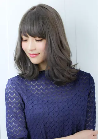 ミディアム カラー 森 海のヘアスタイル