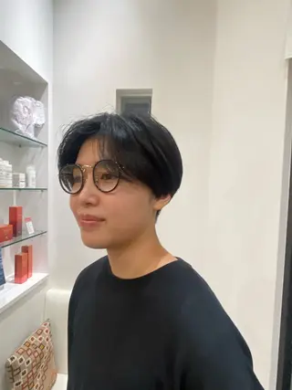 ショート atelier doux dimanche（アトリエ・ドゥー・ディマンシュ）所属・Fukamiレイヤー 透明感カラーのヘアスタイル