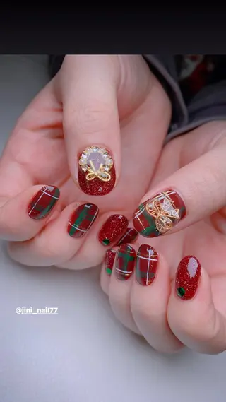 ネイル JINI NAIL所属・ジニ ネイルのネイルデザイン