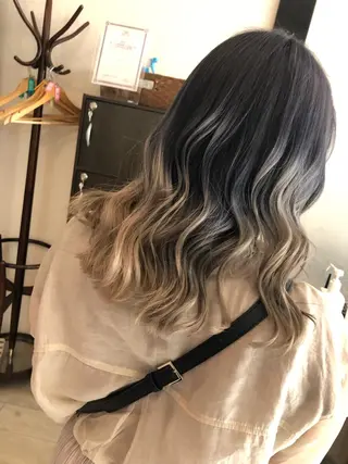 ミディアム カラー 垢抜けハイトーン×ブ ロウリストAZUKIのヘアスタイル