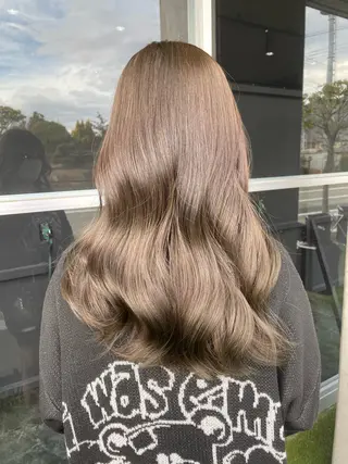 カラー REGOLITH （レゴリス）所属・山田隆成/韓国カット バレ、ハイライト得意のヘアスタイル