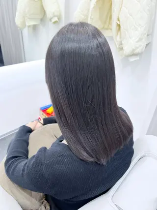 カラー .6-ROGU-neon所属・カワグチ ソウシのヘアスタイル