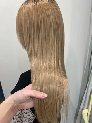 ロング 韓国レイヤーカット/ ダブルカラーのヘアスタイル