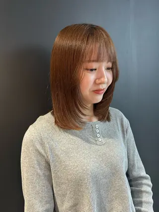 セミロング LoiLo所属・LoiLo YUIのヘアスタイル