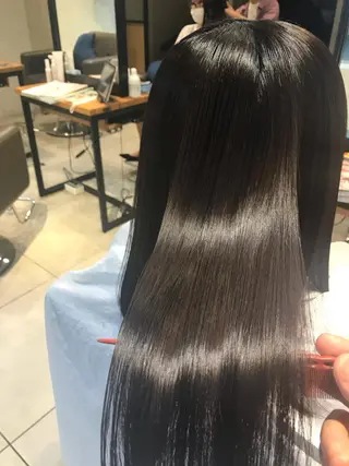 セミロング Emerge渋谷店　［エマージュ］所属・美髪縮毛矯正No1 toshiのヘアスタイル