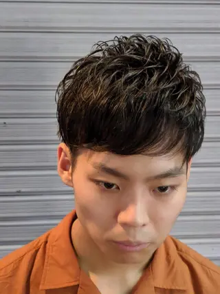 ショート カラー パーマ メンズ 長内 健太のヘアスタイル